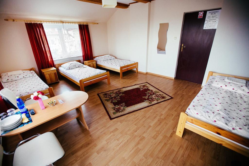 Tanie Noclegi 2 Kielce Bagian luar foto